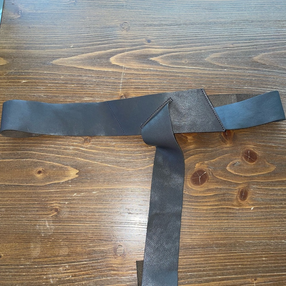 PAS DE CALAIS DARK BROWN ADJUSTABLE BELT NWOT